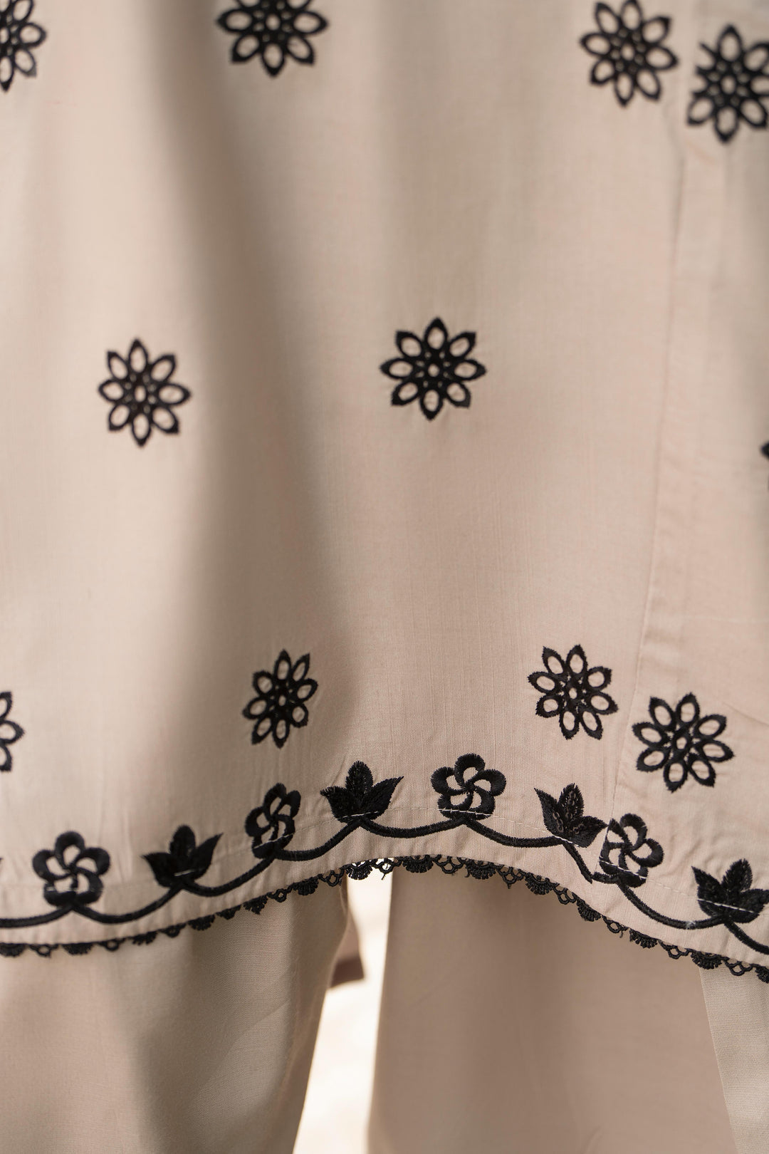 Raniyah- 3 Piece Linen Ready-to-wear