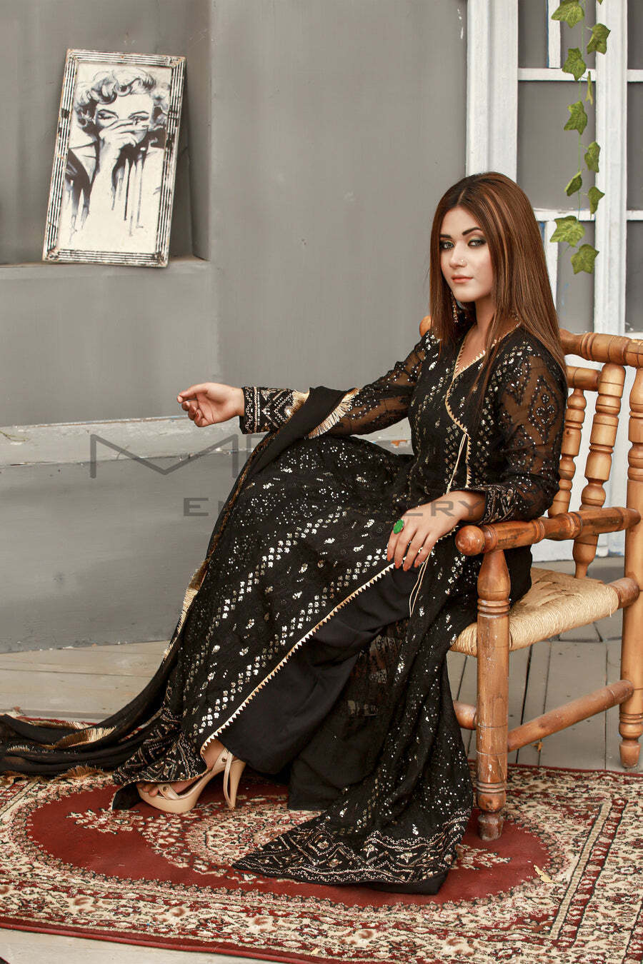 Mona Embroidery - Black