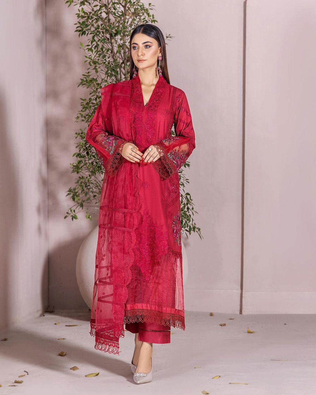 MUNIRA 3-Piece Embroiderd Digital Printed Linen Collection