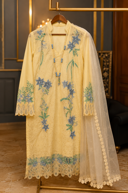 Chicken Luxury Lawn Embroidered 3 piece