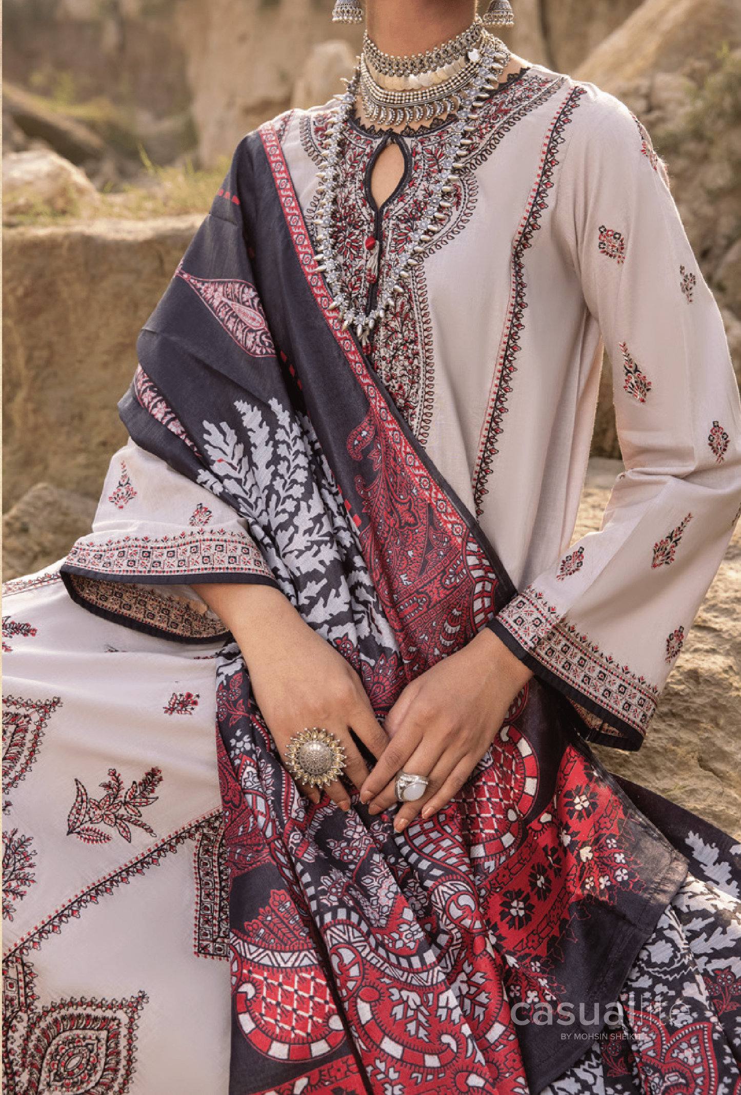 3-Piece Stitched Embroidered Linen Collection - Causalite